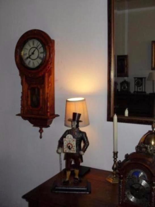 Старинные часы еще идут. Коллекция старинных часов