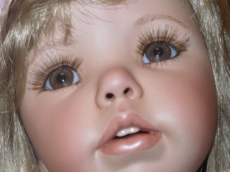 Дженифер. Коллекционная фарфоровая кукла (фото 5)