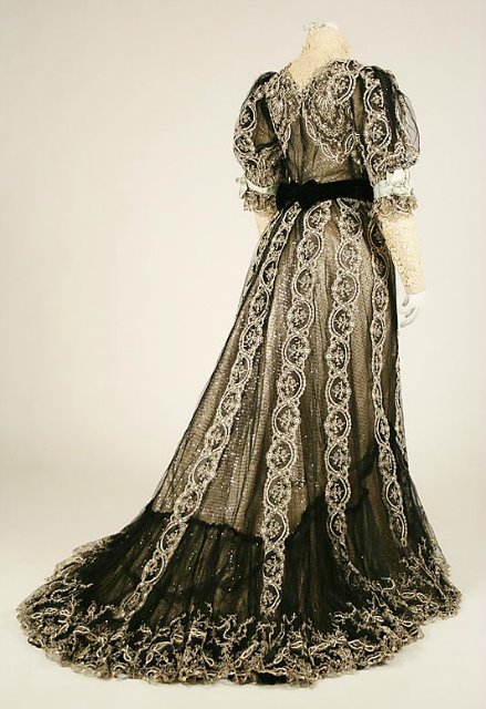 Для тех, кто в поиске или Каждый охотник желает знать. Викторианские и эдвардианские наряды