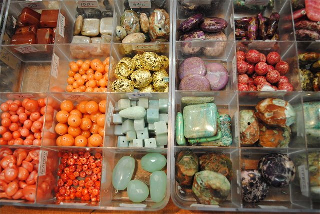 Выставка на Тишинке "Атмосфера творчества". Октябрь 2014. Бусинка к бусинке - получаются бусики! Кружево для антикварных