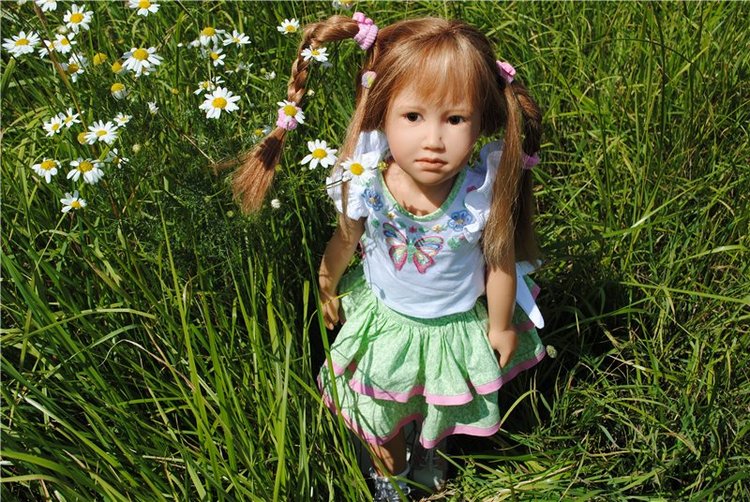 Летняя прогулка милой девочки Паулы Heidi Plusczok