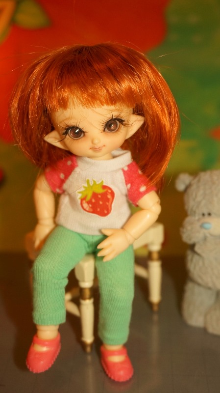 Куклу в платье наряжали, куклу в гости приглашали