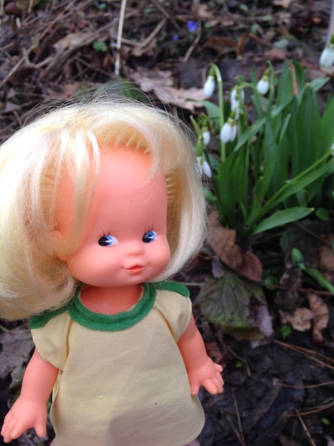 Фотосессия куклы ГДР Косолапки в Аптекарском огороде