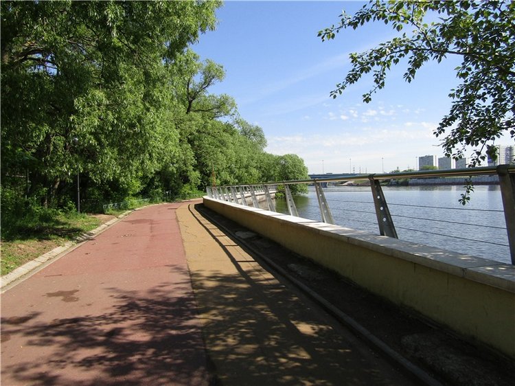 Непоседа Бетси Robert Tonner. Летний день в парке (фото 5)