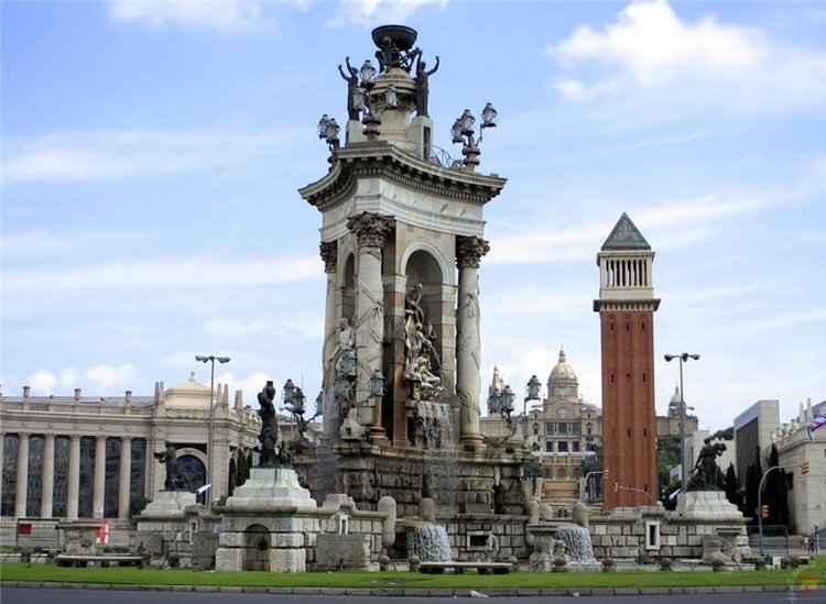 На вершине горы Монжуик в Барселоне (фото 2)