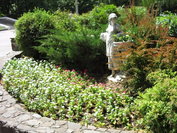 По дороге летним днём Магдалена шла с чепцом (фото 4)