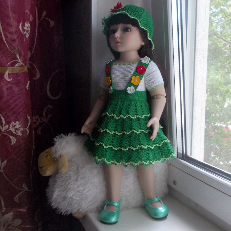 У нас новенькая из закупки и она шарнирная