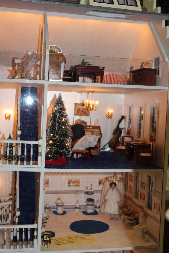 Все на выставку! Кукольные домики и миниатюра