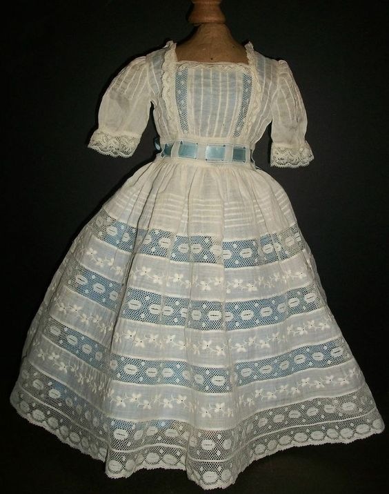 Сборная солянка кукольных нарядов - для вдохновения