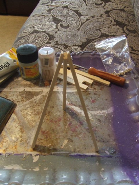 Мастер-класс "Создание мольберта и холста к нему для кукольного румбокса масштаба 1:12" (фото 10)