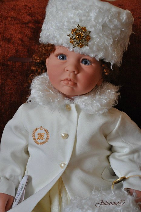 Middleton Doll: "Winter Splendor" из серии L'Innocence автор Ева Хеланд и кудряшка "С Днем Рождения, Тедди!"
