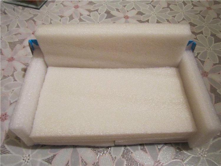 Подарок своими руками. Диванчик для кукол (фото 6)