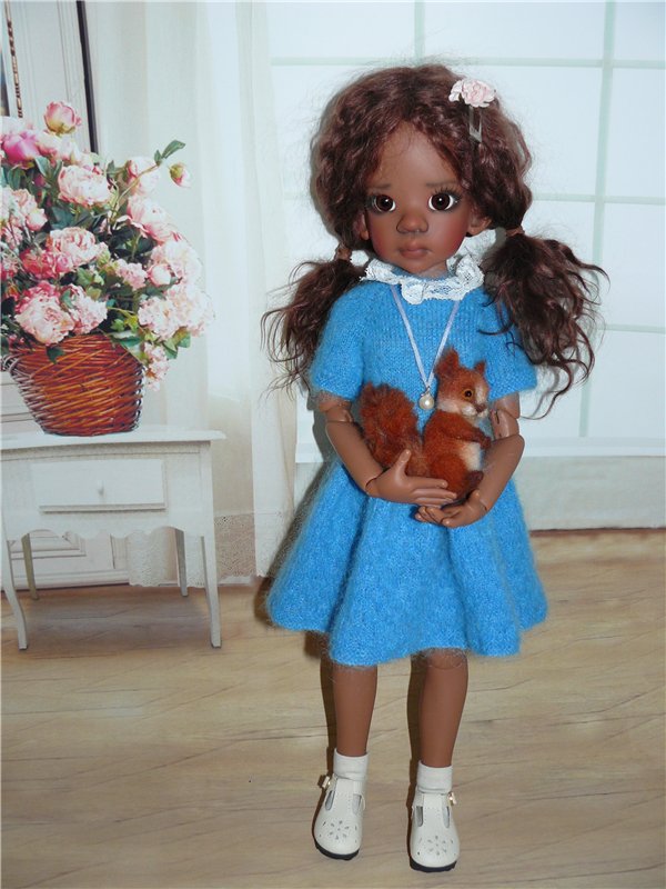 Шоколадная Белочка, Kaye Wiggs