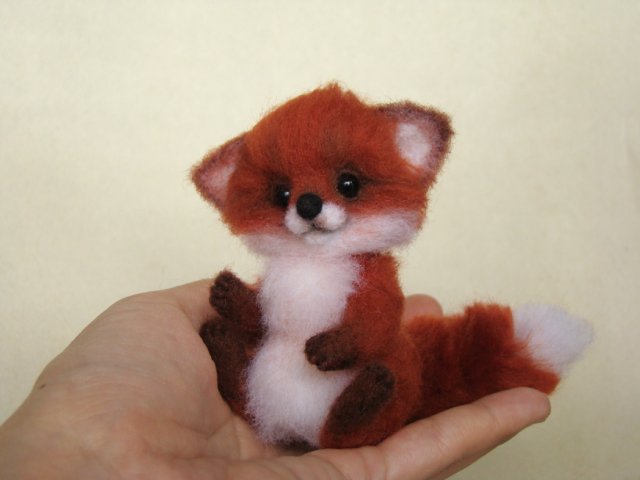 Лисёнок. Авторская игрушка валянием Ольги Чернухо