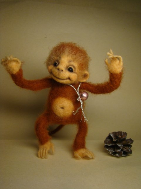 Предновогодняя мартышка. Авторская игрушка валянием из шерсти Ольги Чернухо (фото 4)
