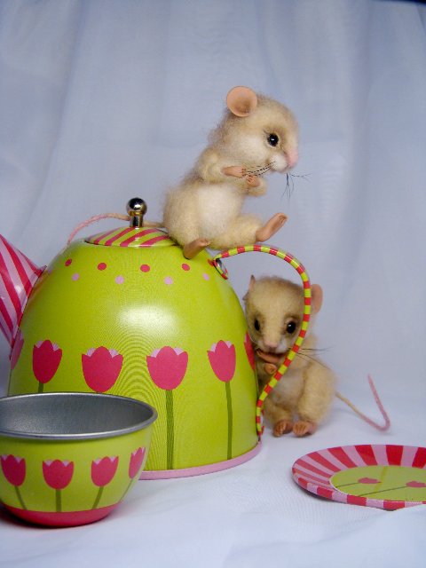 Безумное чаепитие или "так вот кто это шуршал!". Авторские игрушки валянием Ольги Чернухо (фото 6)