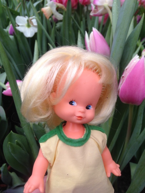 Фотосессия куклы ГДР Косолапки в Аптекарском огороде (фото 7)