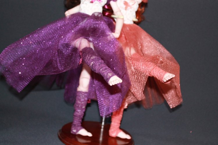 Две шарнирные куклы-танцовщицы Вайолет и Алисия, есть фото 18+