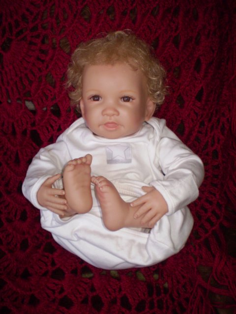 Беляночка Оливия от Ashton Drake