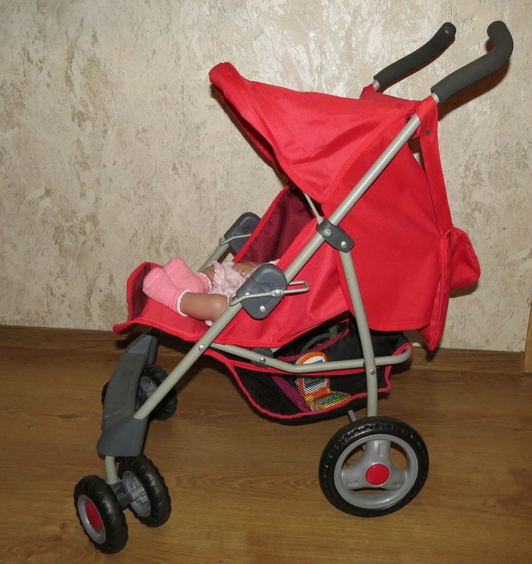 Выбор коляски для игровой куклы (фото 4)