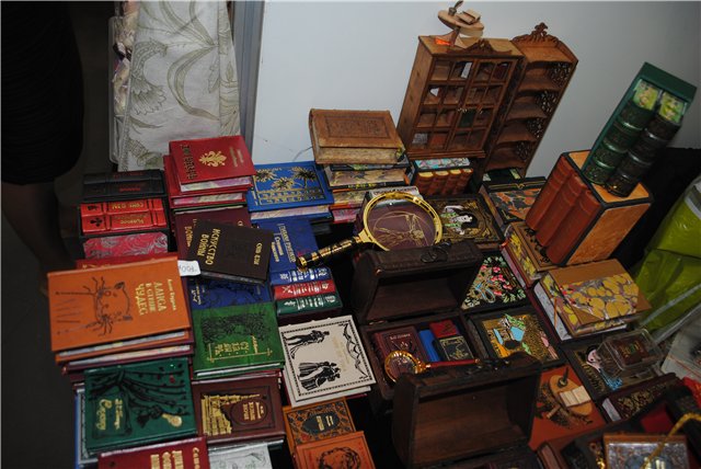 Выставка на Тишинке "Атмосфера творчества". Октябрь 2014. Пройдемся по первому этажу выставки