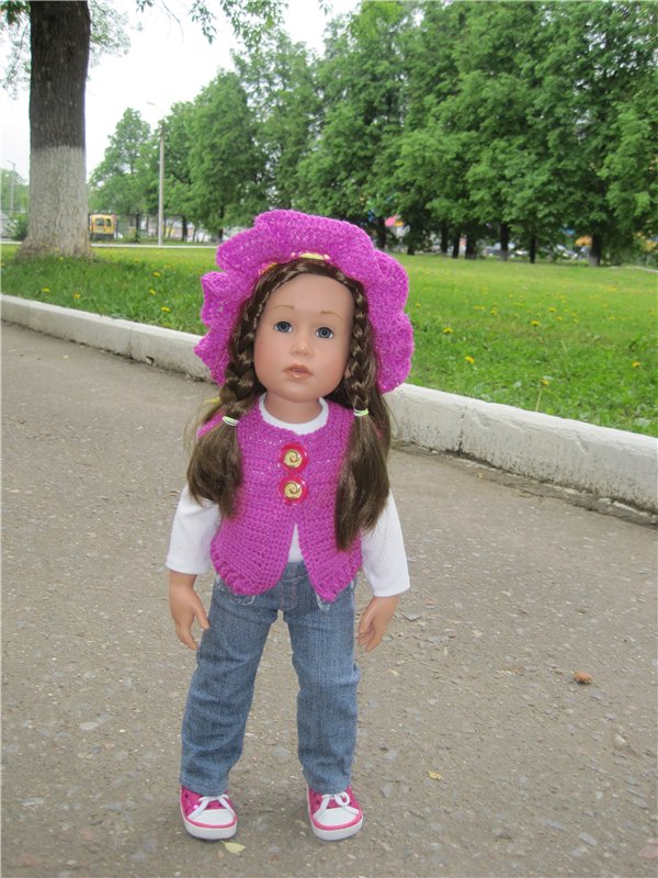 Алиса -кукла Готц. Прогулка