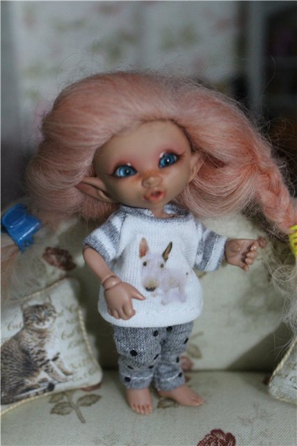 Фрося приехала. Да не одна, а с домиком-часами (фото 2)