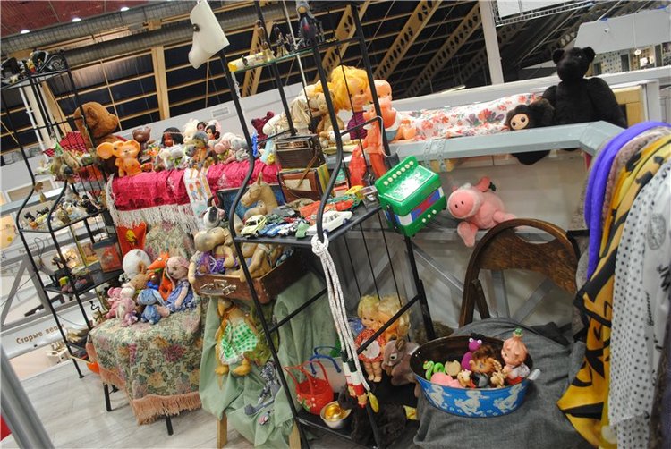 На Тишинку мы пошли – там сокровища нашли. Взгляд на «Блошиный рынок» со второго этажа | Бэйбики На Тишинку мы пошли – там сокровища нашли. Взгляд на «Блошиный рынок» со второго этажа