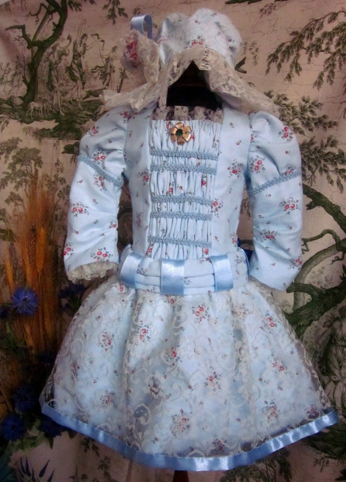 Сборная солянка кукольных нарядов - для вдохновения