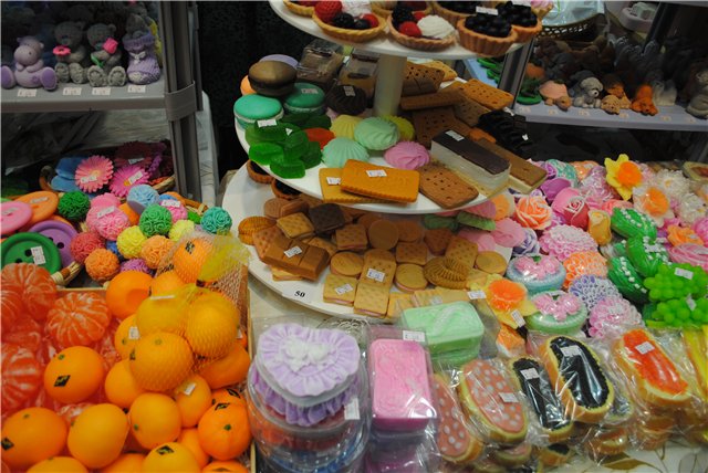 Выставка на Тишинке "Атмосфера творчества" - 2014. Мечты сороки сбываются! Блеск и великолепие