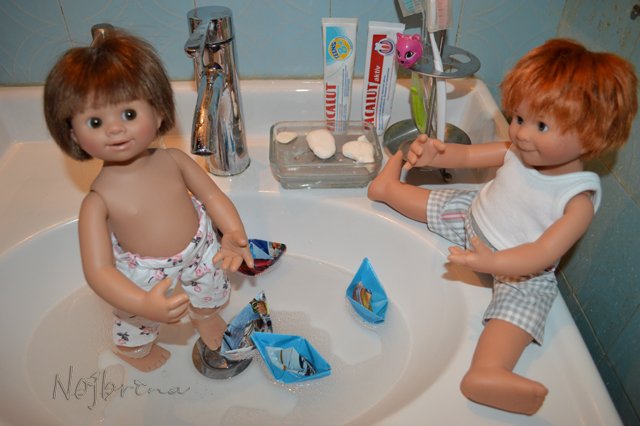 Вихтелята одни дома. Тайная жизнь кукол