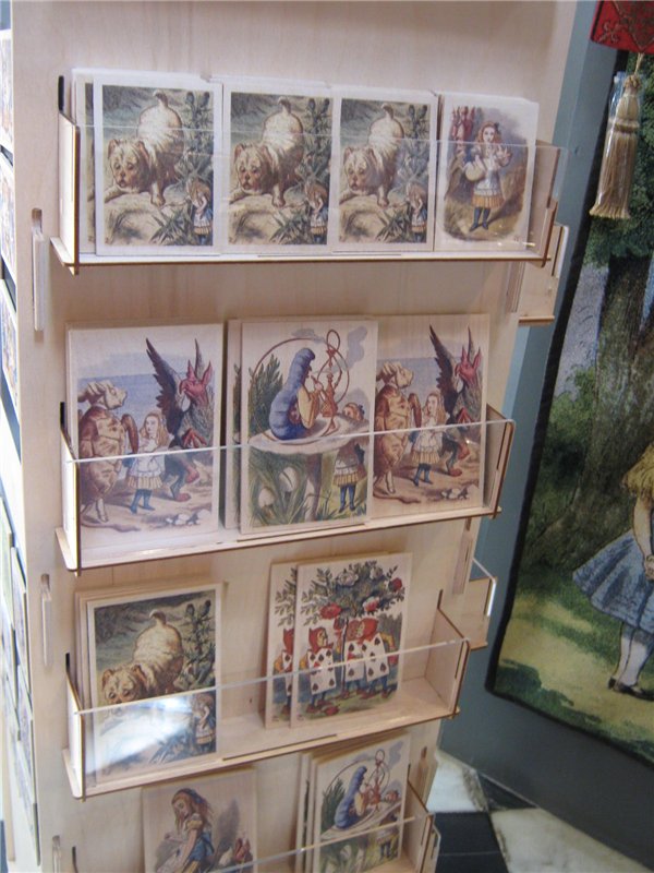 По следам Алисы и белого кролика