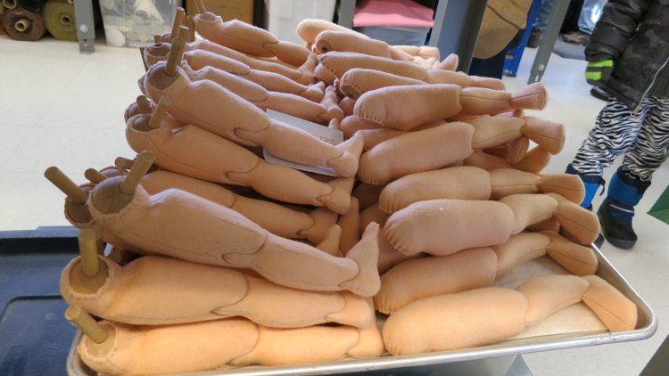 Впервые за 40 лет. День открытых дверей на кукольной фабрике R John Wright. Часть третья: Процесс производства (фото 5)