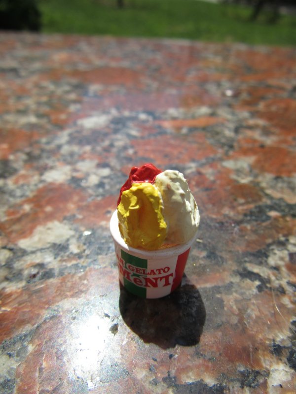 Всё я делаю с Хеленой...и диплом получаю тоже :)