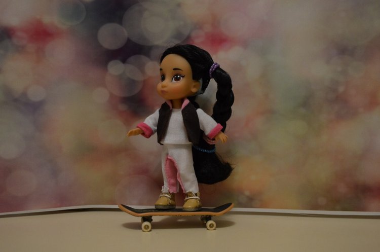 Мини дисней аниматорс Жасмин - покатушки на скейте (фото 3)