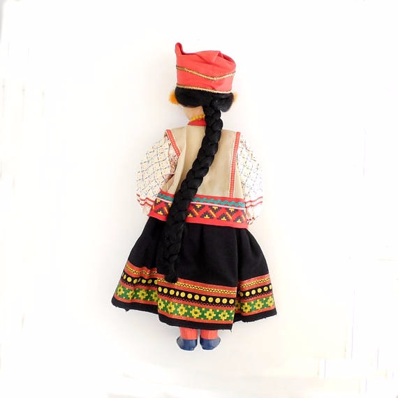 Фабрика 8 марта и серия "Куклы в старинных костюмах русских губерний"