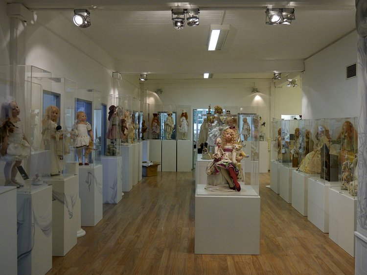 Гунзель открыла новый выставочный зал. Наслаждаемся