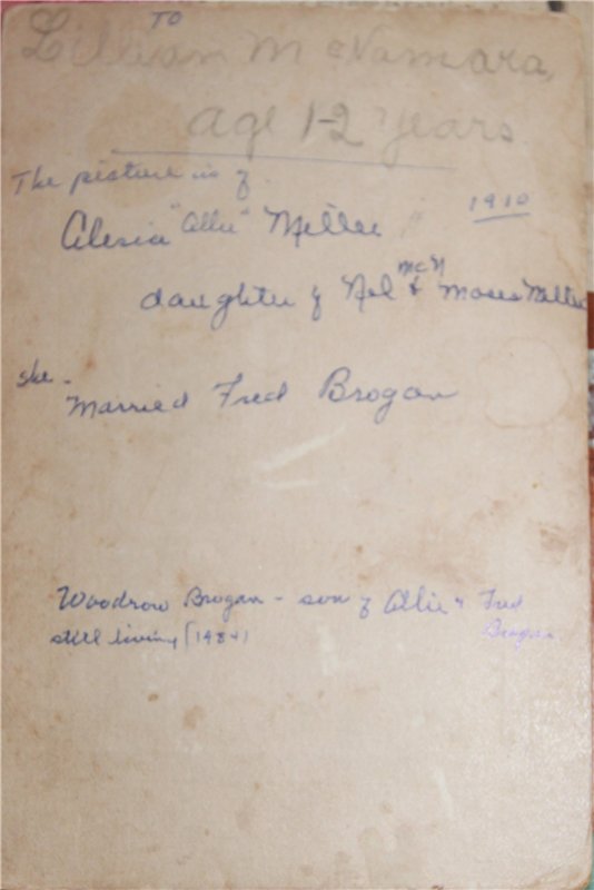 Тайна старой коробки (бумажные куклы 1892 года)