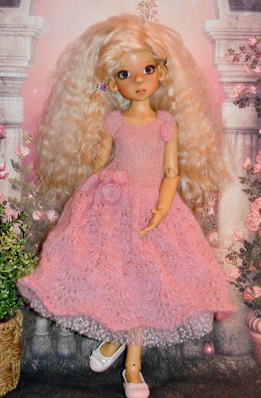 Весеннее обновление. Платья для кукол Kaye Wiggs