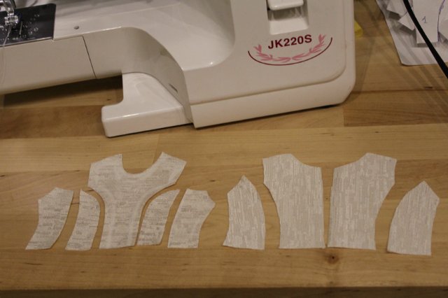 Платье для принцессы - 2 — Одежда и обувь для кукол своими руками: фото (фото 2)