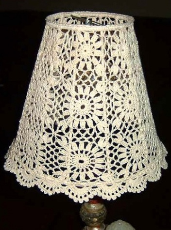 Абажуры из вязаных салфеток (фото 7)