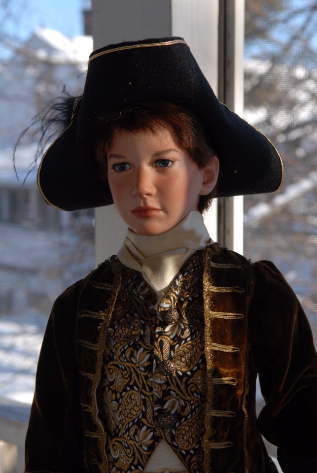 Два офицера и девушка, или поздравляю вас с Праздником Любви