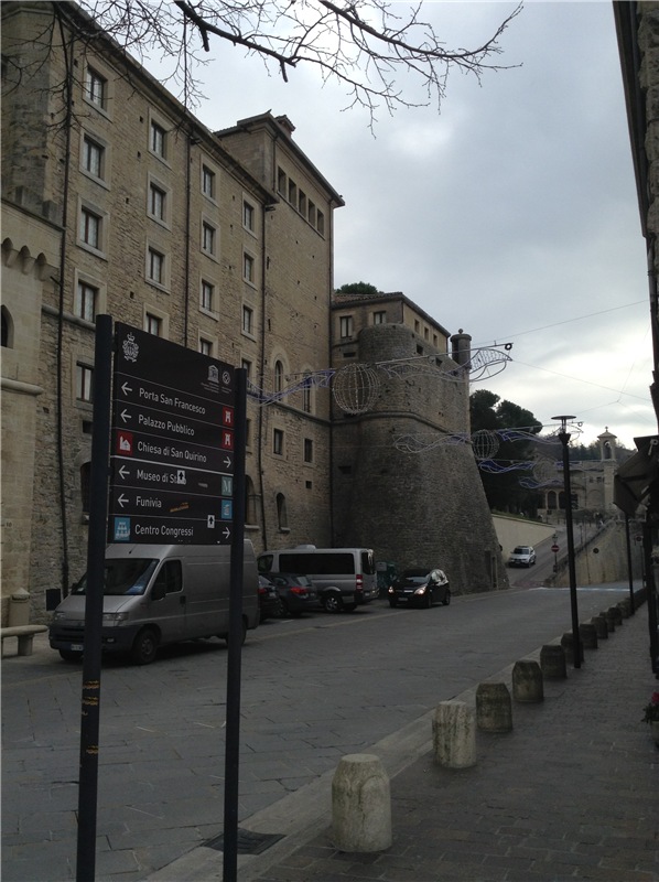 Приключения Минуш в Италии Часть 1. Сан-Марино. Государство в облаках (фото 7)