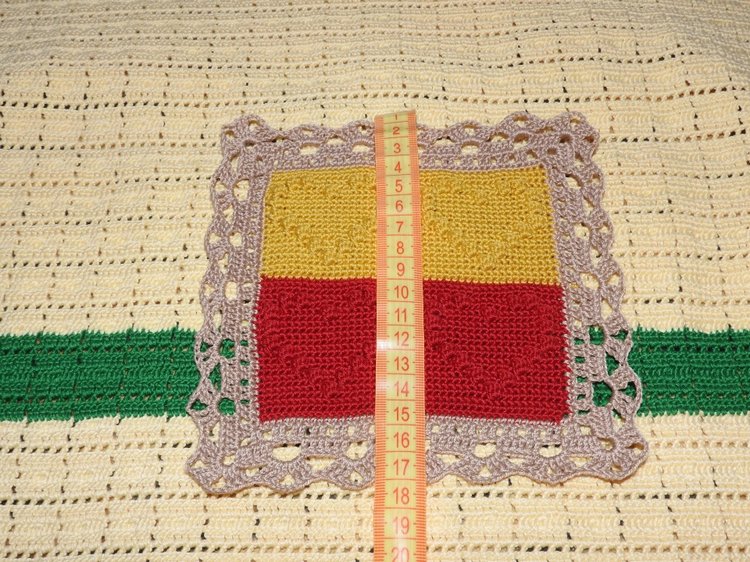 Красивые пледы-одеяльца ручной работы для кукол