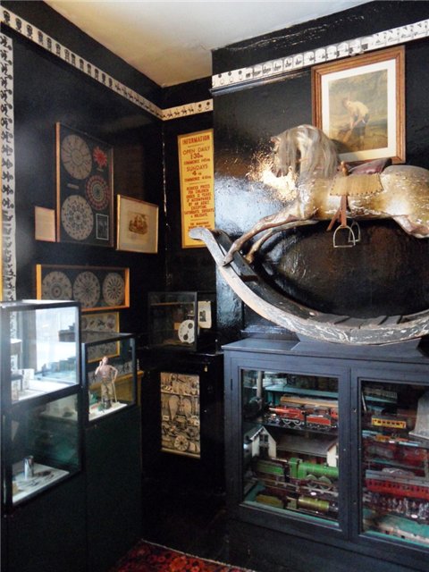 Лондонский Музей игрушек Поллока. Pollock's Toy Museum