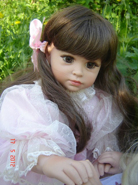 Две сестрицы Ллойда Миддлетона - настоящие принцессы