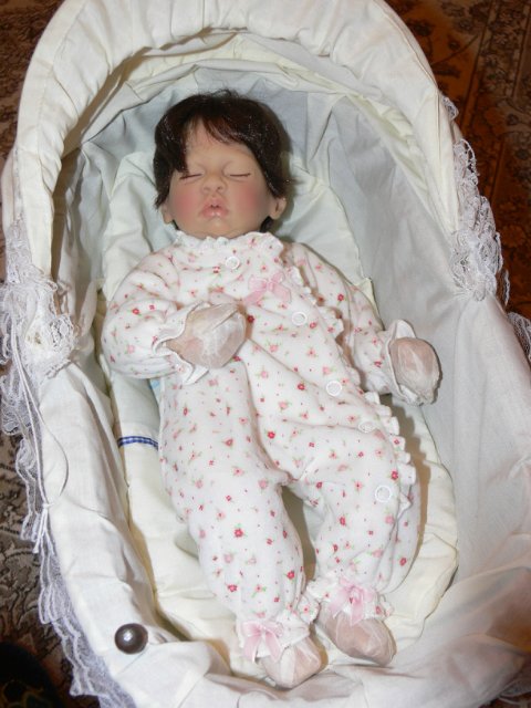 Чудо малыши в детской колясочке.. Artista Charisma Doll