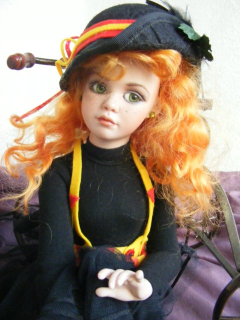 Фарфоровая кукла Zinnia автора Jan MClean, коллекция Flower Heart Collection