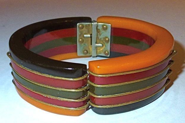 Славный пластик "бакелит"! У него отменный вид! Или возвращение бакелитового болванчика