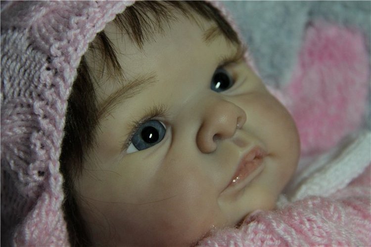 Джулия - малышка из молдика Jill от Adrie Stoete